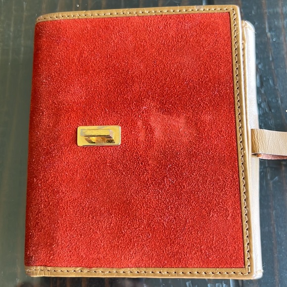 GUCCI — barely used - Picture 7 of 11